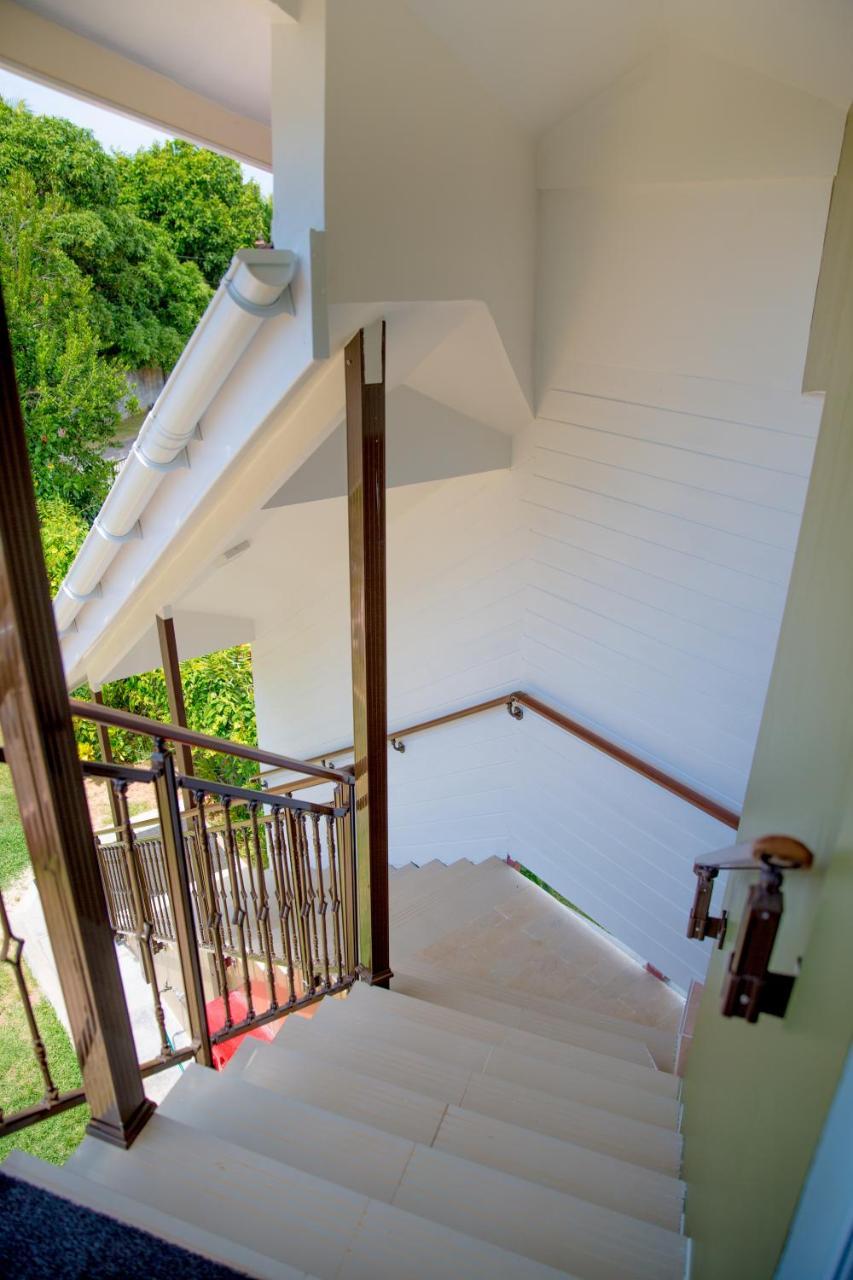 Вілла Cap-Sud Self Catering Au Cap Екстер'єр фото